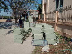 Tạm giữ 3 tài xế ô tô chống trả công an, yểm trợ nhau vận chuyển gần 2 tấn pháo nổ